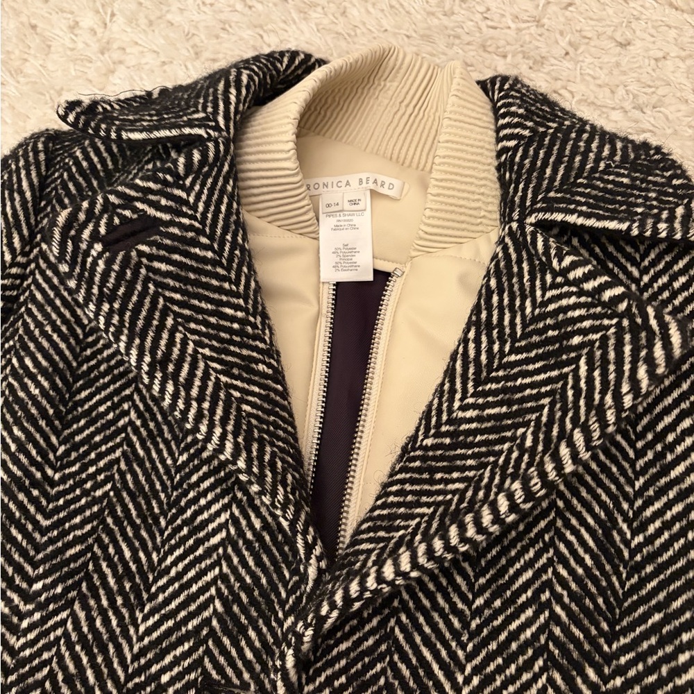 Veronica Beard Black and White Herringbone Dickey Compatible Coat, 6, EUC - Picture 4 of 9